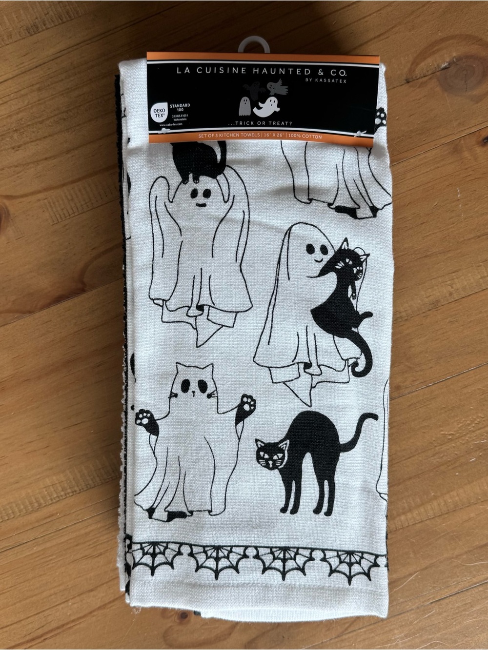 Cute Ghost with Black Cat Kassatex La Cuisine Haunted Hand Towels Set of 5